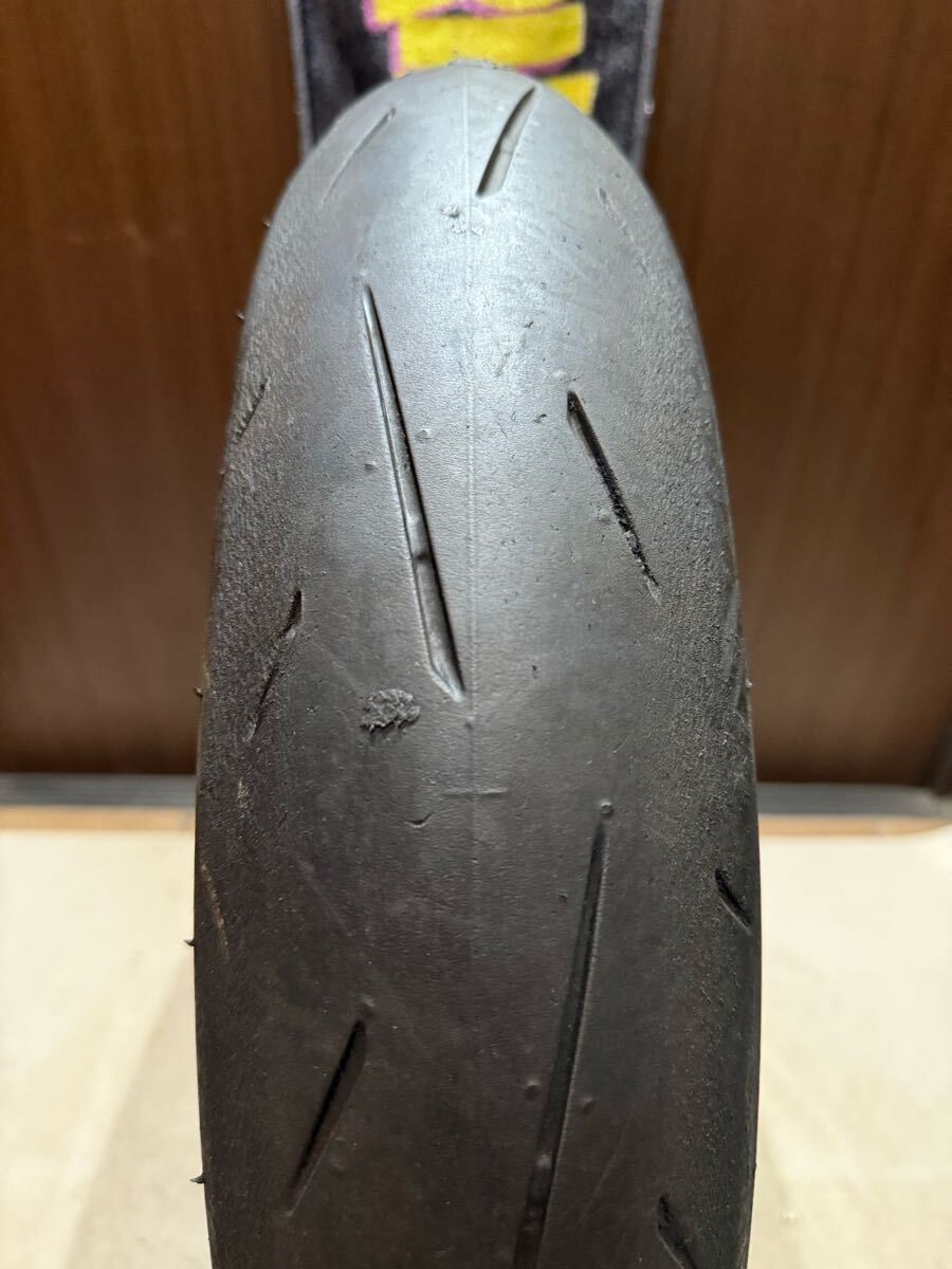 中古MCタイヤ 2022年製造 DUNLOP SPORTMAX α-13SP 110/70R17 ダンロップ スポーツマックス 110 70 17 3422 A3945_画像1
