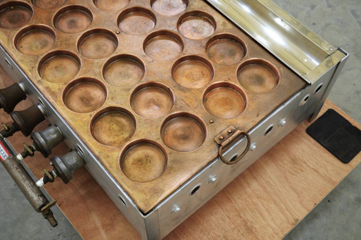 yt2045ジ 業(yè)務(wù)用 今川焼き器 大判焼き器 銅板 28穴 LPガス用 保溫トユ付き 動(dòng)作未確認(rèn) 現(xiàn)狀品 回転焼/キッチンカー『引取歓迎』70918-01