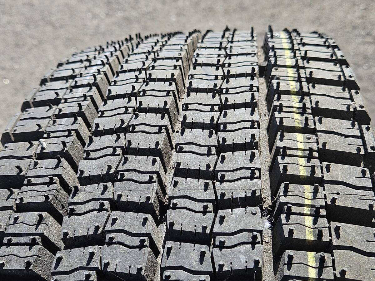 【10分イボ付 16.5mm】2009年 ダンロップ SP001 215/70R17.5 123/121J スタッドレスタイヤ1本 /バリ山冬タイヤDUNLOP_画像7