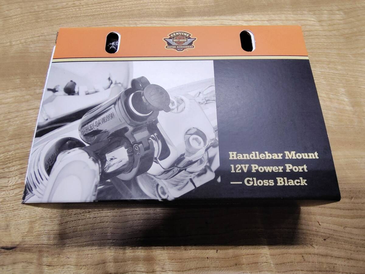 ハーレーダビッドソン純正　品番69200970　ハンドルバーマウント付き 充電ポート　HARLEY DAVIDSON 　シガーソケット　_画像1