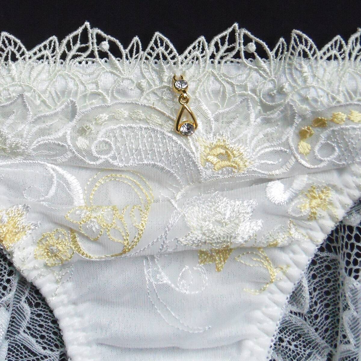 St.audrey Tiara エレガントボタニカル バックレースショーツ M セントオードリー ティアラ 華やか パンツ ホワイト 新品送料込 定価\1,650_画像4