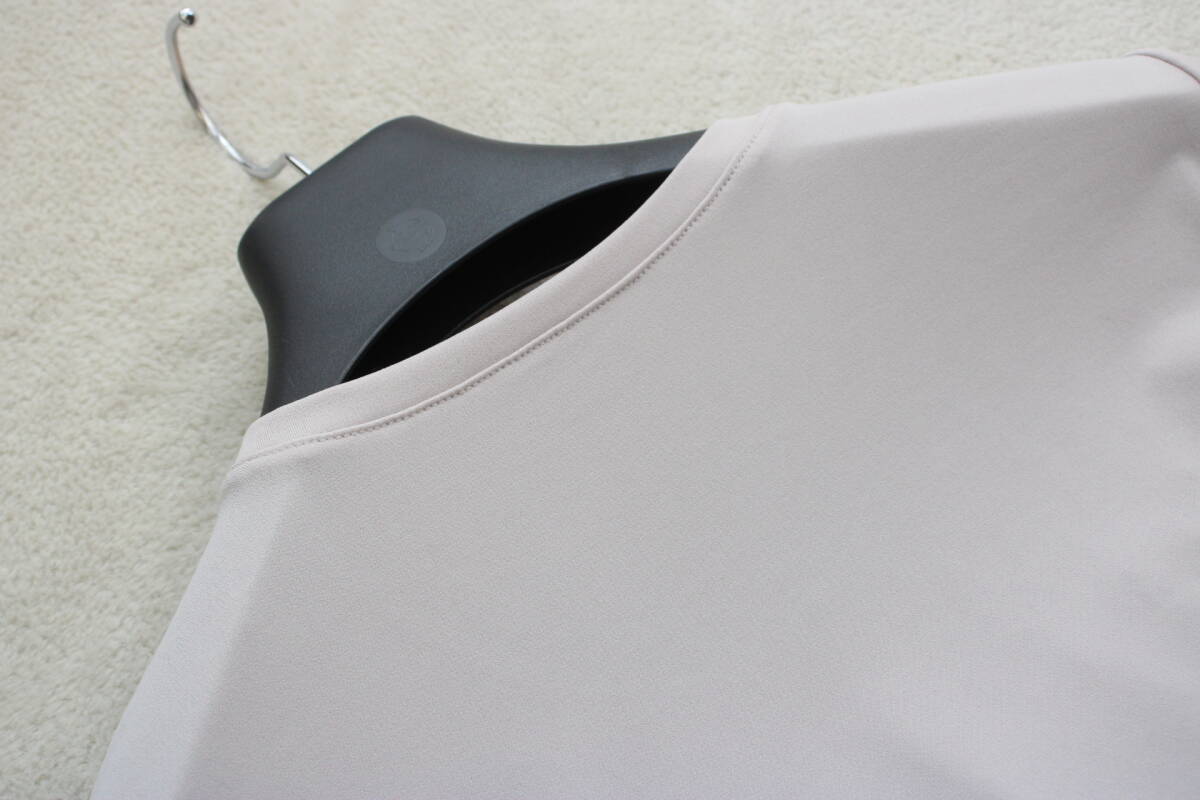 3-577 新品タグ付き ラインストーン付きカットワークＴシャツ 定価￥16,000＋稅