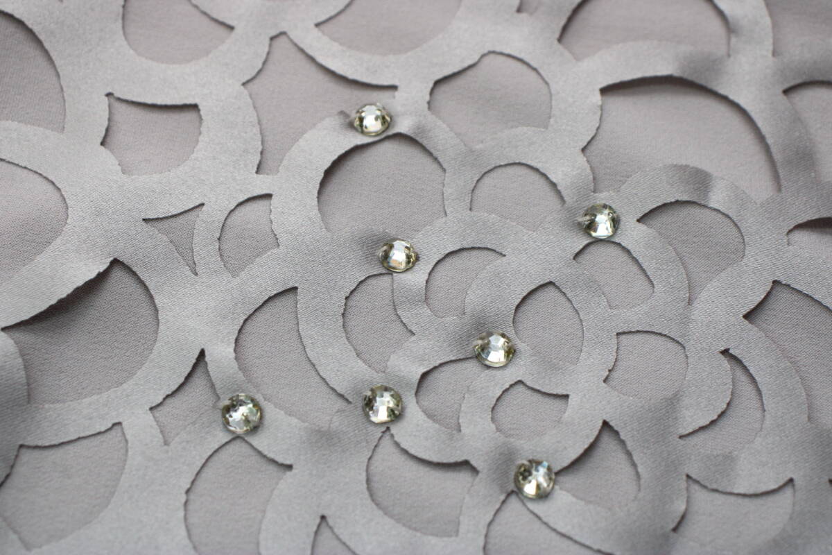 3-577 新品タグ付き ラインストーン付きカットワークＴシャツ 定価￥16,000＋稅