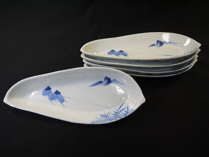 伊万里焼　染付　笹の葉形皿５客　曳舟の図 ナ】伊万里焼 染付 笹の葉形皿5客 曳舟の図