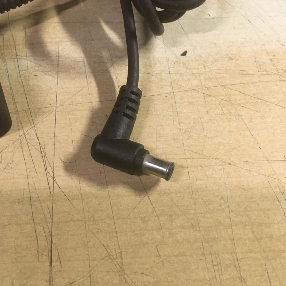 【送料無料】(090805E） 6個セット SONY モデルミックス ACアダプター　19.5V-6.2A 純正品　メガネケーブル付 中古品_画像5