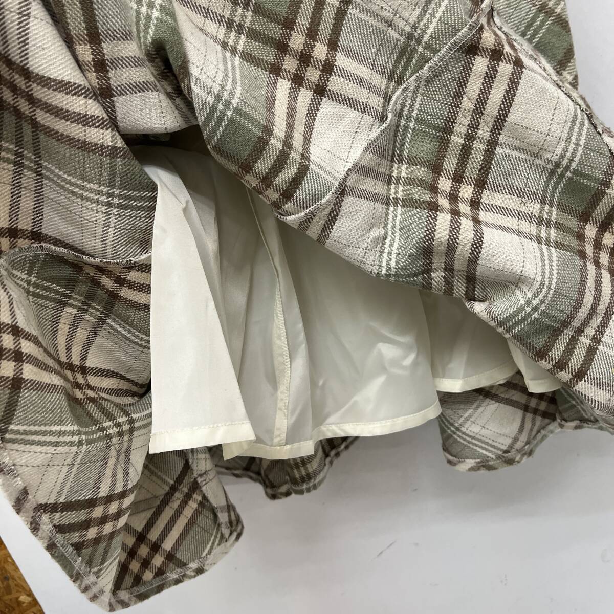 (志)【美品】axes femme/アクシーズファム 起毛チェック編上スカート フレアスカート 総丈:約85cm TS285X160 白(o)0927C_画像5
