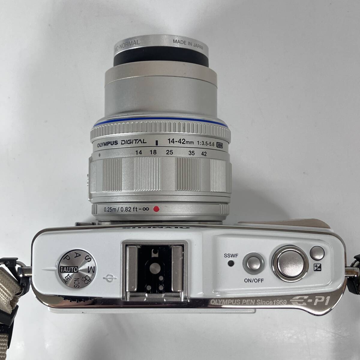 (志)OLYMPUS/オリンパス PEN ミラーレス一眼カメラ デジタル一眼 E-P1 M.ZUIKO DIGITAL 14-42mm 1:3.5-5.6 バッテリー付(I)0930A