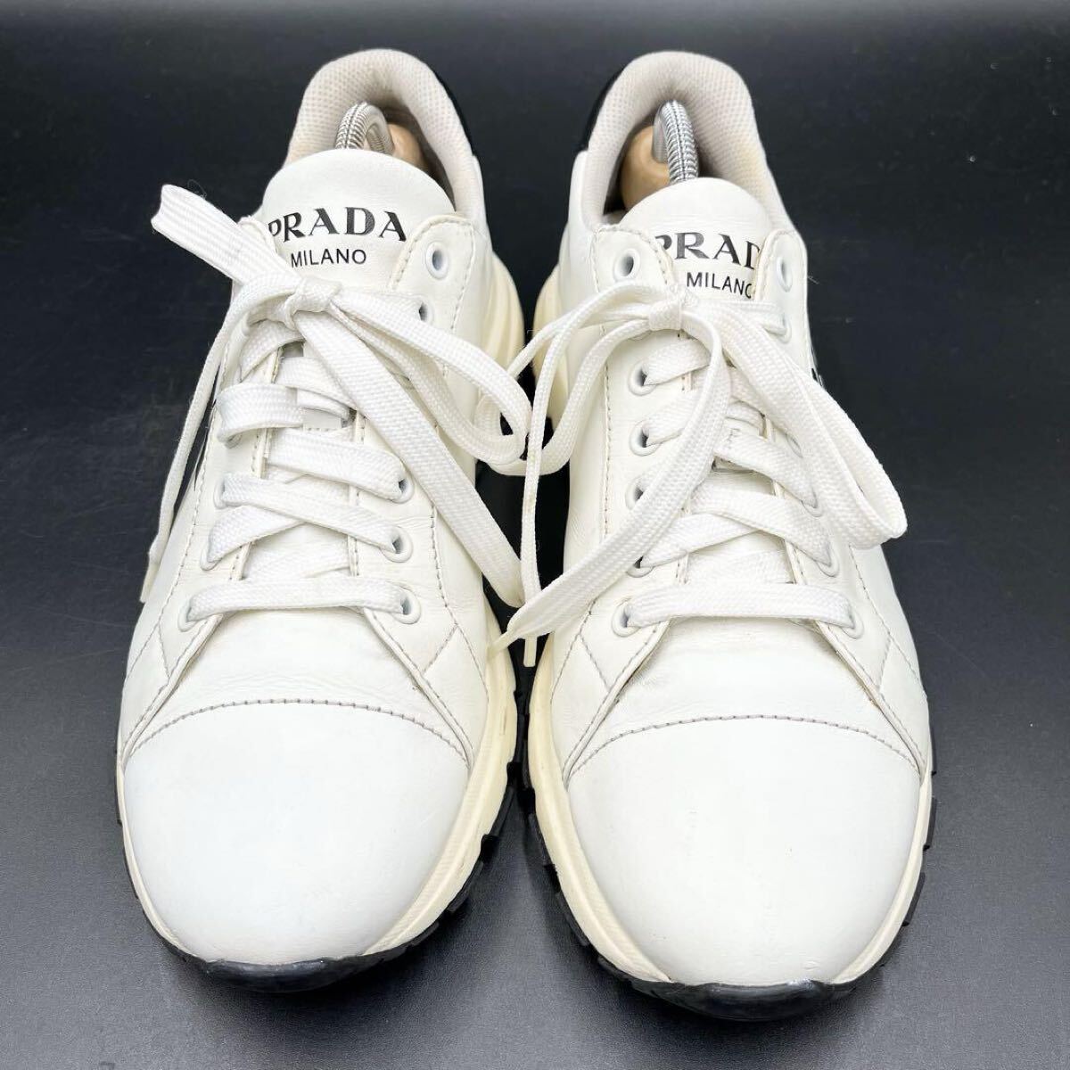 1円 【美品】 PRADA プラダ 【圧倒的存在感】 メンズ サイドロゴ レザー ローカット スニーカー シューズ 靴 ホワイト 白 25.5cm相當(dāng)