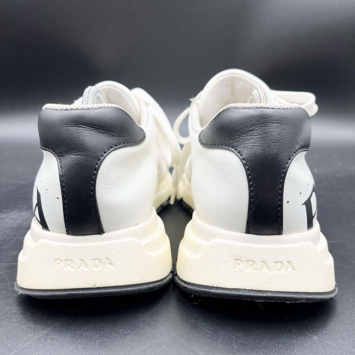 1円 【美品】 PRADA プラダ 【圧倒的存在感】 メンズ サイドロゴ レザー ローカット スニーカー シューズ 靴 ホワイト 白 25.5cm相當(dāng)