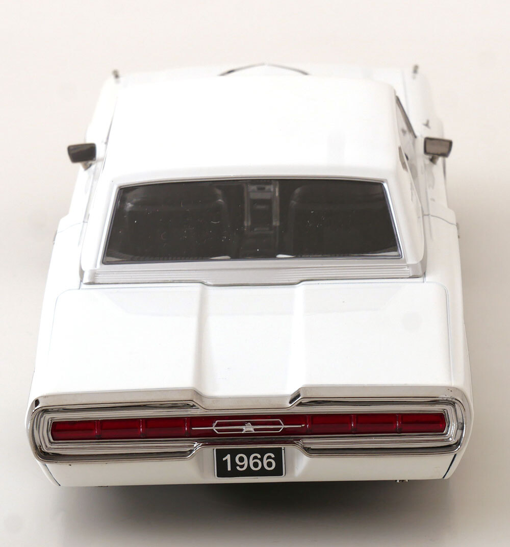 <予約品> KK scale 1/18 Ford Thunderbird Coupe 1966 ホワイト ダイキャスト製 フォード ミニカー_画像5