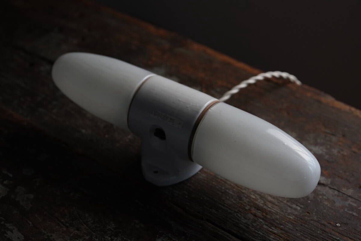 希少 バウハウス Wilhelm Wagenfeld デザイン 白磁とガラスのウォールランプ / 1960年頃・ドイツ / アンティーク 古道具 照明 ライト _画像1