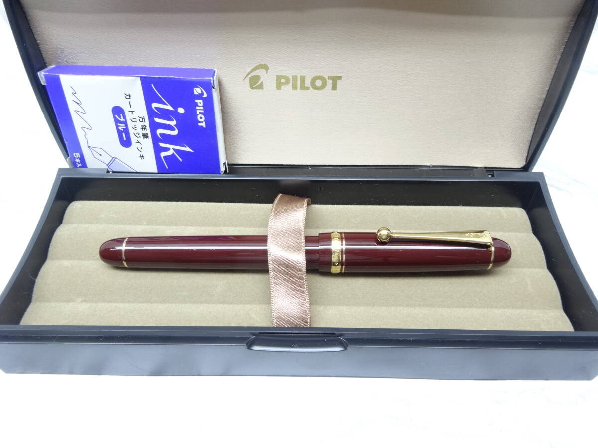 ★美品 PILOT パイロット CUSTOM 74 ディープレッド 14K-F 萬年筆 ケース付き