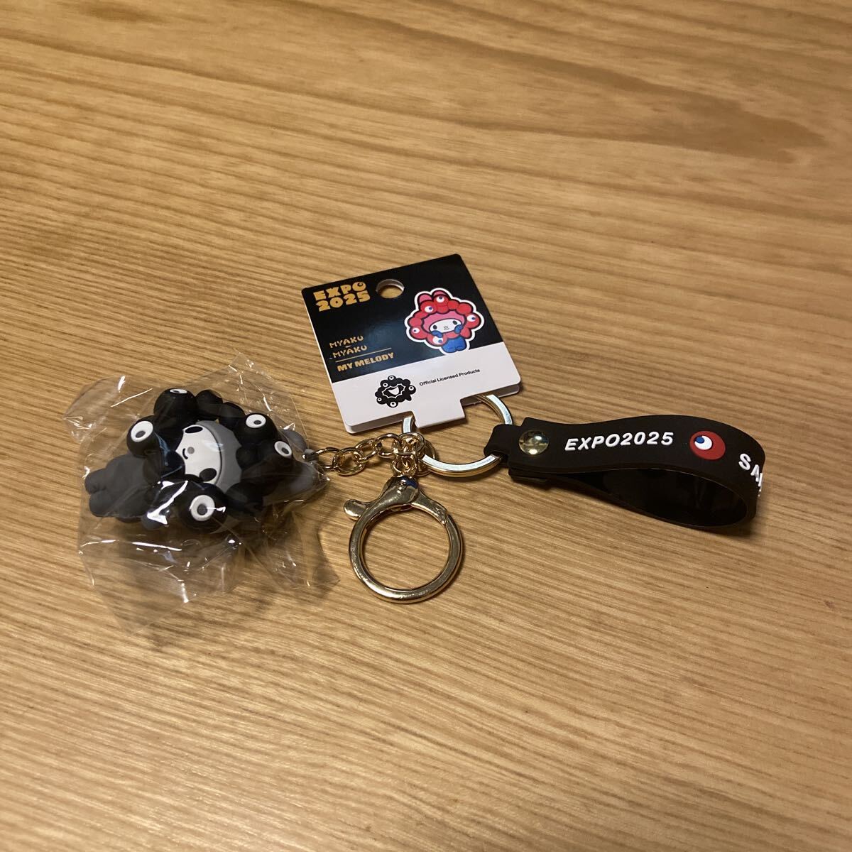 大坂萬博　黒ミャクミャクキーホルダー　マイメロ