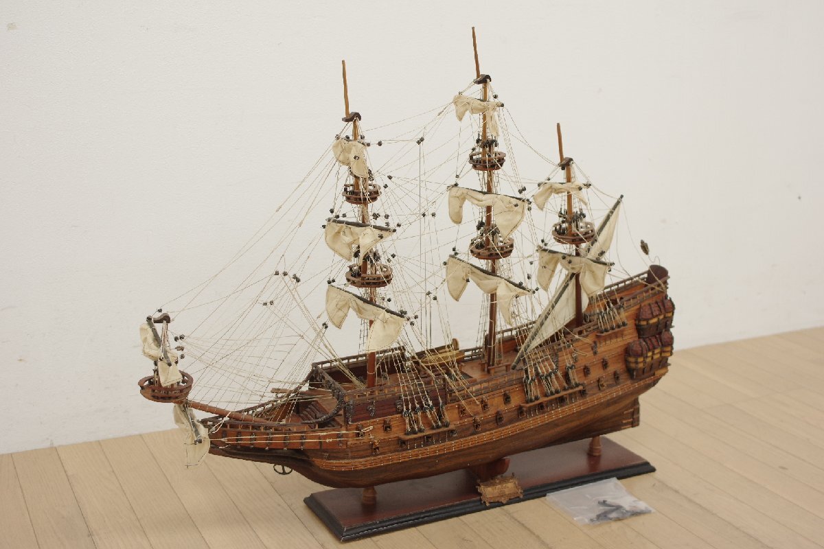 引取限定 木製 船舶模型 完成品 全長約92cm WASA レガール艦 オブジェ 置物 インテリア 帆付き 欠損有り 現状渡し コレクション_画像1