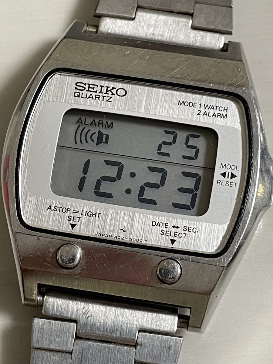 SEIKOセイコー 本物 ヴィンテージクォーツQUARTZ A021-5000 デジタル メンズ腕時計 稼働品_画像1