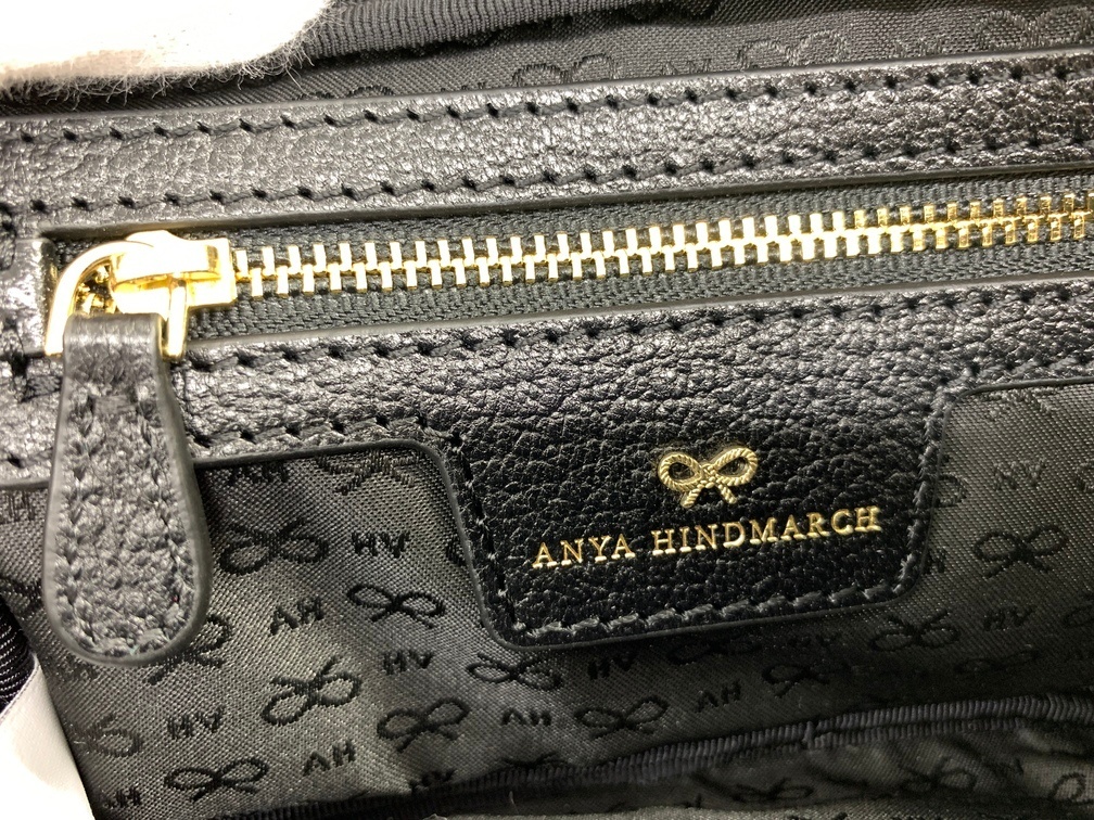アニヤハインドマーチ ANYA HINDMARCH ポーチ ブラック(BLACK) 【中古】 メイクポーチ 保存袋付き 小物入れ GIN54437_画像8