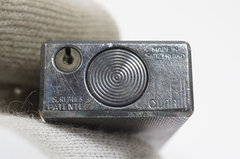 【J94】dunhill／ダンヒル　ライター　シルバーカラー　格子柄　喫煙グッズ　喫煙具　火花確認済