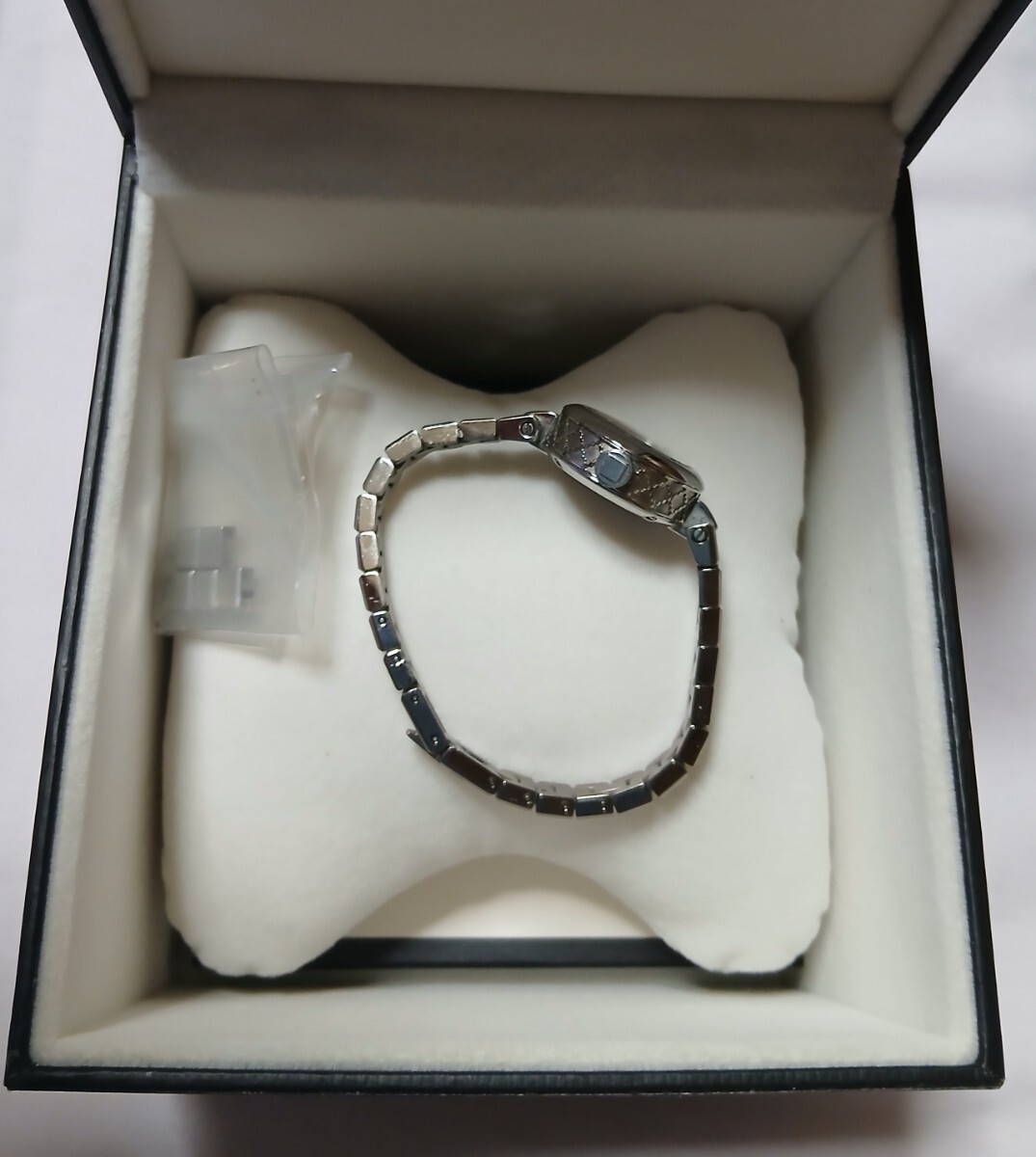 正規品美品/GUCCIディアマンティッシマ シェル文字盤 レディース腕時計余りコマ付き【箱付き】電池交換済み　　　_画像5