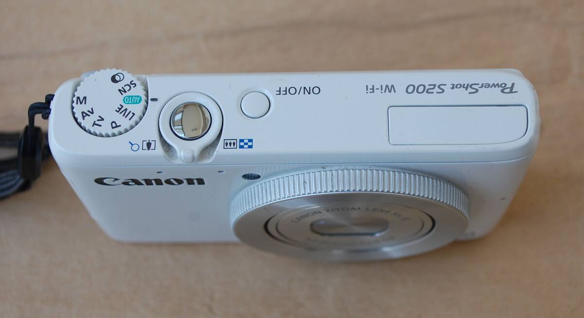 【即決】狀態(tài)良好 Canon PowerShot S200 コンパクト高畫質(zhì)デジカメ PC2033 1/1.7型CCD搭載 ホワイト 充電器＋バッテリー付 送料230円~
