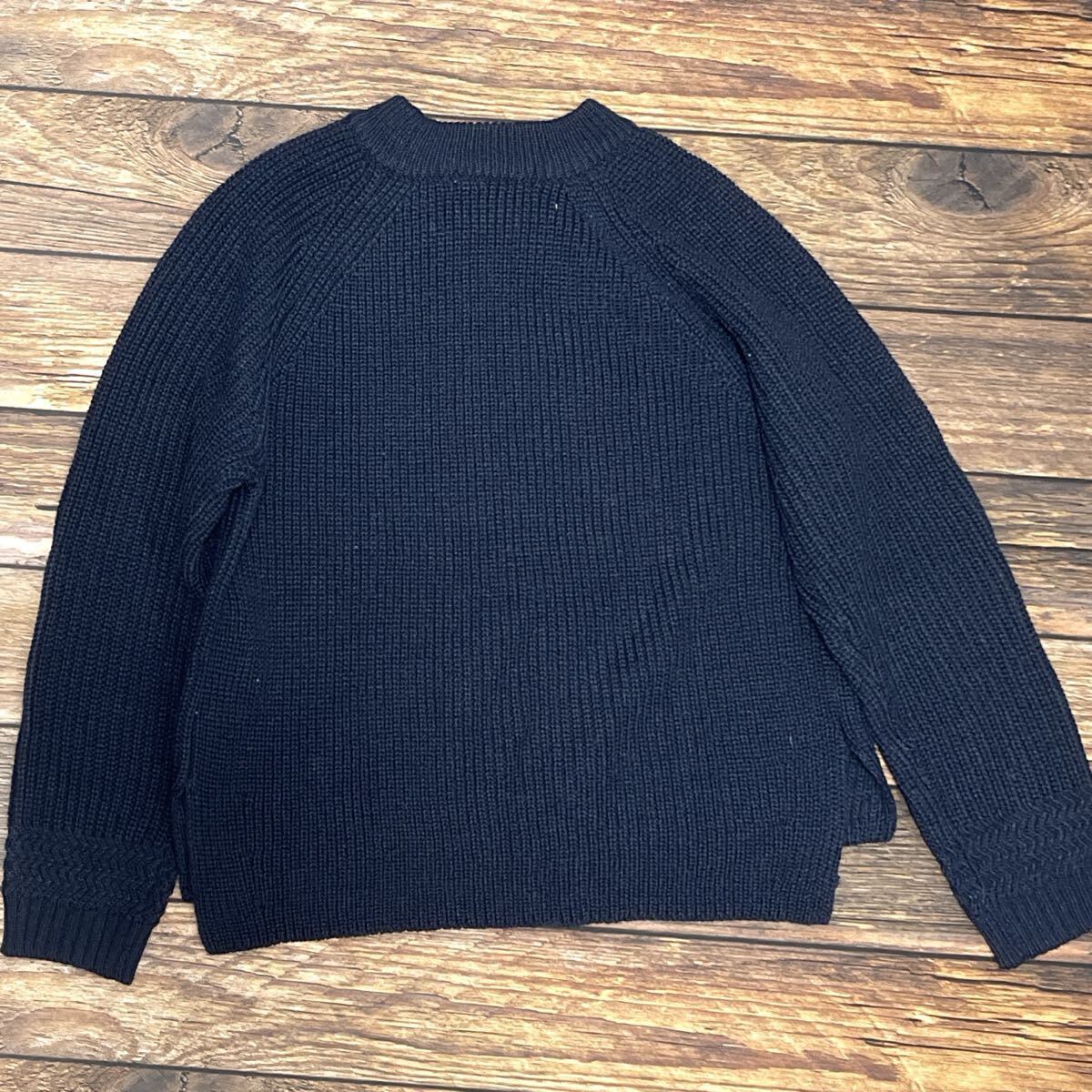 新品 未使用 ikka イッカ ニット トップス セーター 長袖 ウール ゆったり 大きめ レディース 防寒 冬 ナチュラル シンプル ネイビー L_画像2