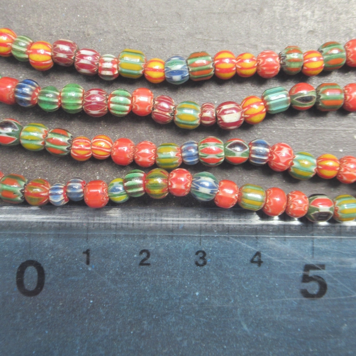 とんぼ玉ネックレス*1　シェブロンビーズ　ネパール_画像5