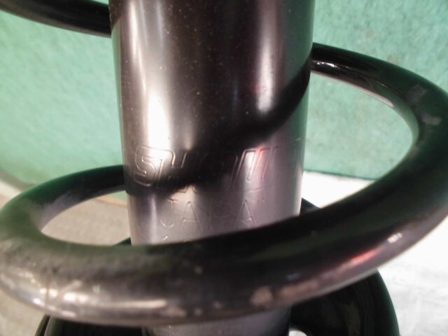 ＭＲワゴン DBA-MF33S 右 フロント ストラット WIT LS Z7T パールホワイト 41601-50M11 240203