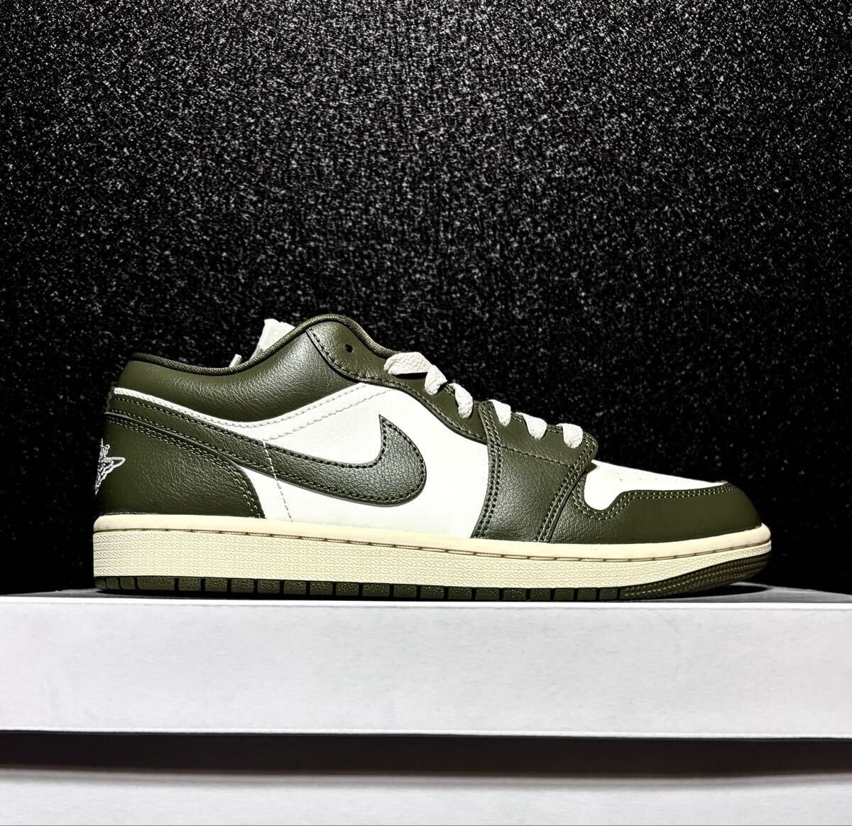 ☆送料込■新品26.0cm■ナイキ エア ジョーダン１LOW セイル/ココナッツミルク/ミディアムオリーブAIR JORDAN 1 【定価.16500円】_画像3