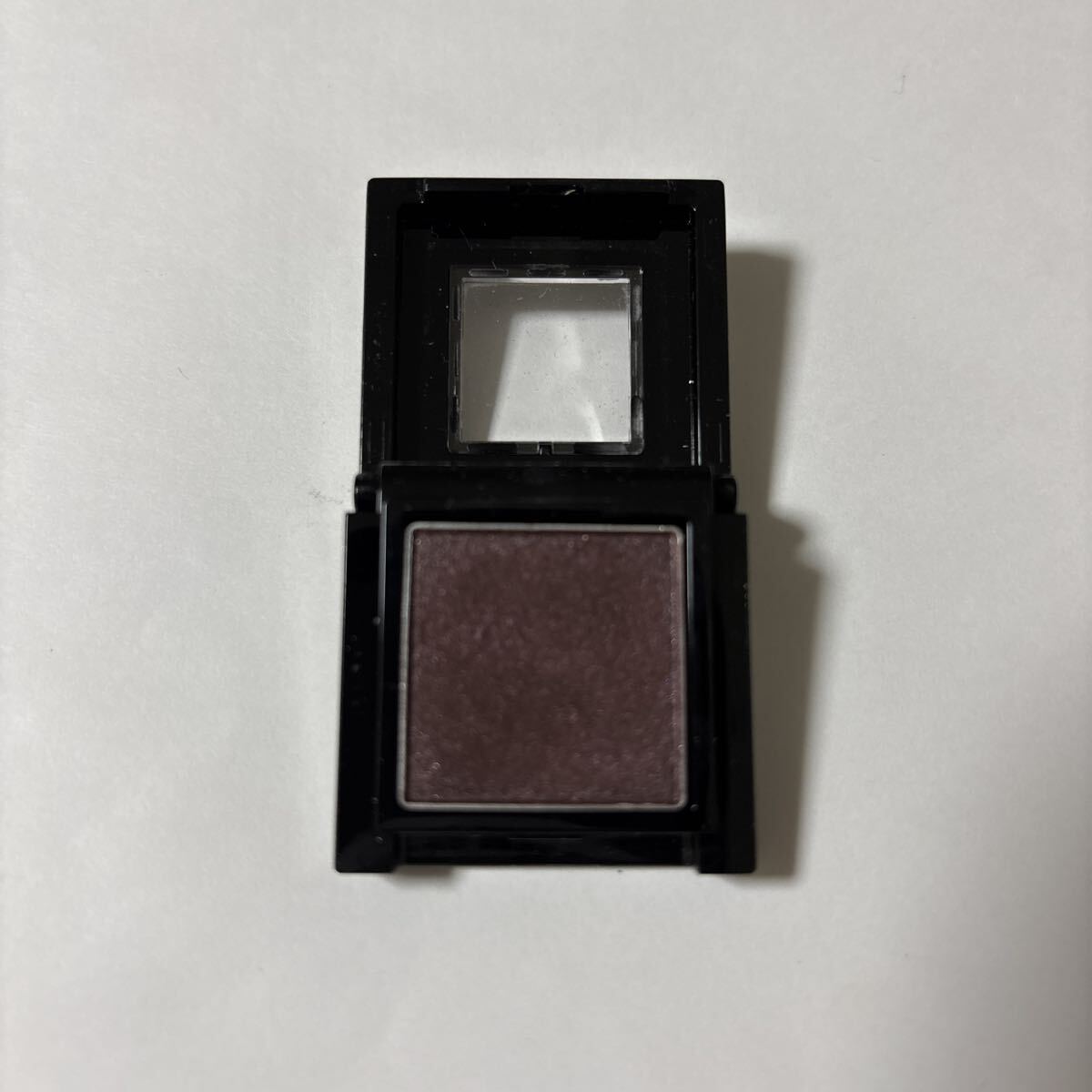 ヴィセ アヴァン・シングルアイカラー・アイシャドウ・アイカラー・028 DARK PLUM 深みのあるプラムブラウン①_画像1