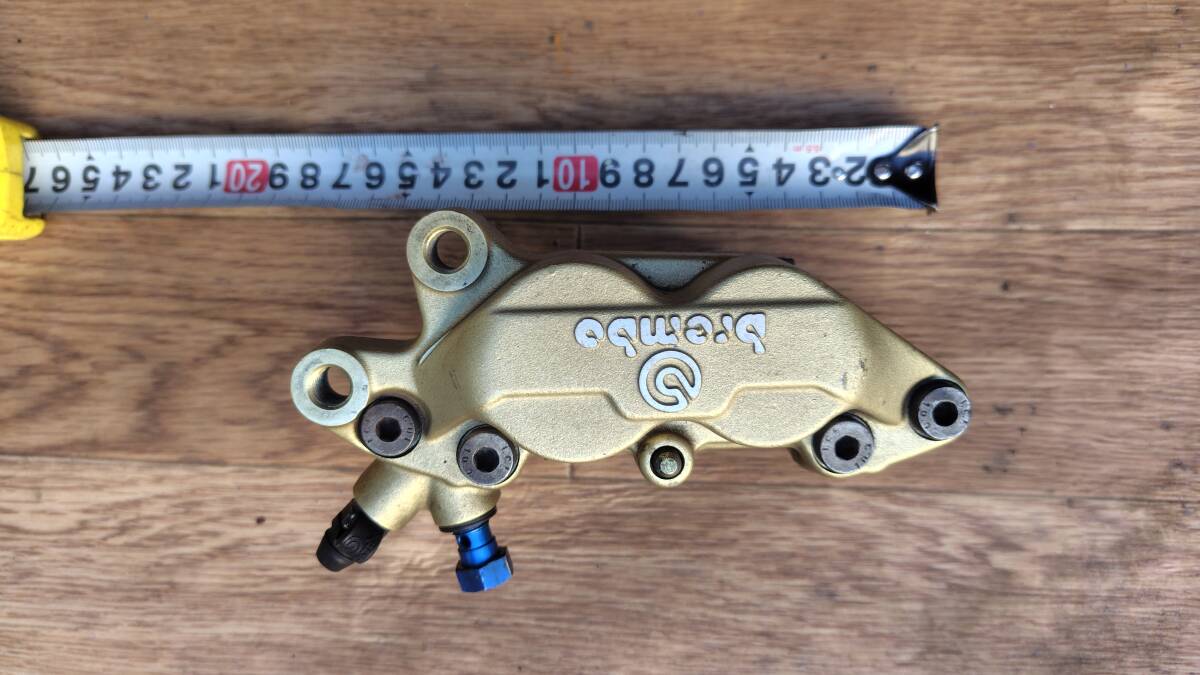 brembo　ブレンボ　フロントブレーキキャリパー　4POT/40mmピッチキャリパー