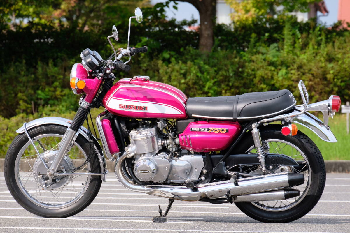 【色鮮やかなキャンディーラベンダー】SUZUKI GT750 初期型 エンピツマフラー 水牛 GT GS 