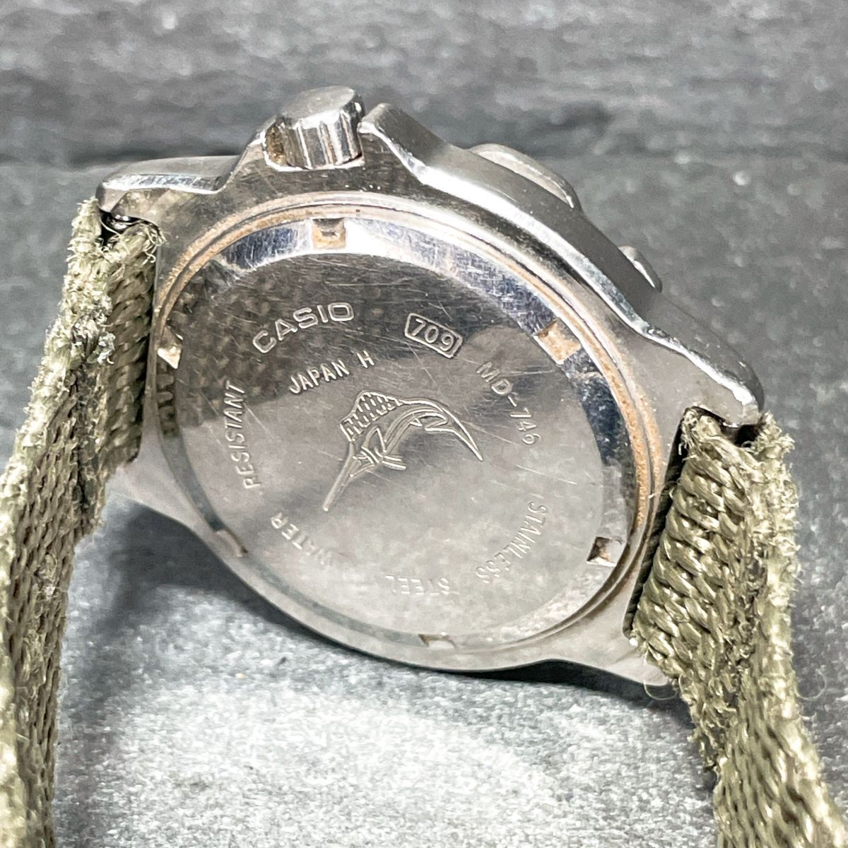 CASIO カシオ カジキ MD-746 腕時計 アナログ クオーツ 3針 カレンダー ホワイト文字盤 グリーン ナイロン 新品電池交換済み 動作確認済み_画像6