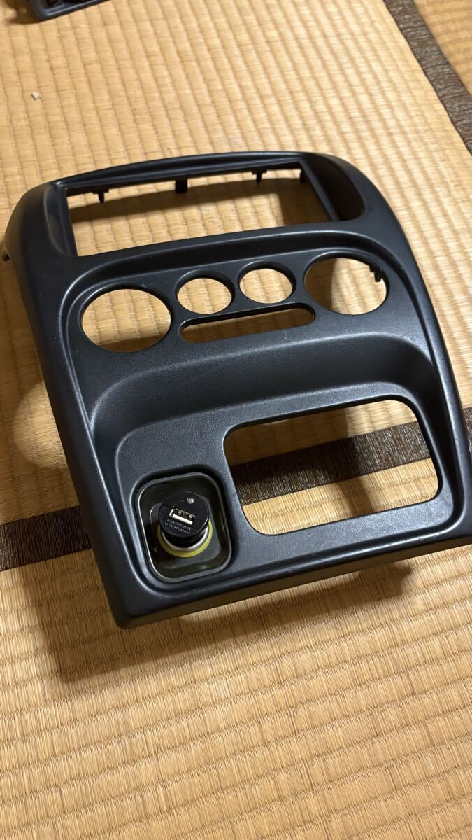 DAIHATSU ダイハツ YRV ターボ M201G M200G M211G K3-VE K3-VET パネル シガー 内装品 電装品 中古品 純正 センターパネル オーディオ_画像2