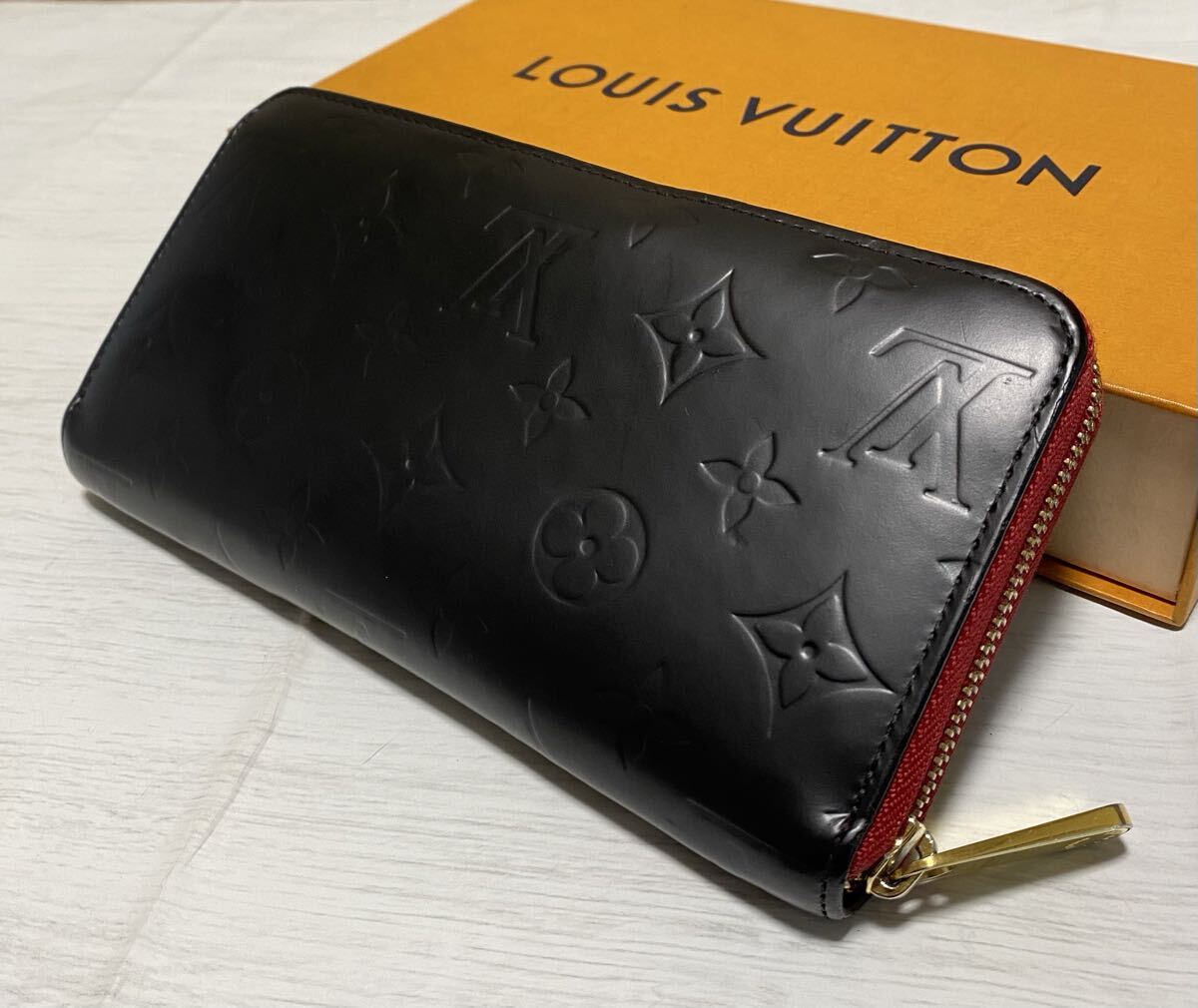 正規(guī)品/鑑定済/ルイヴィトンLVヴェルニラウンドジップ長財布/シリアルCA1121