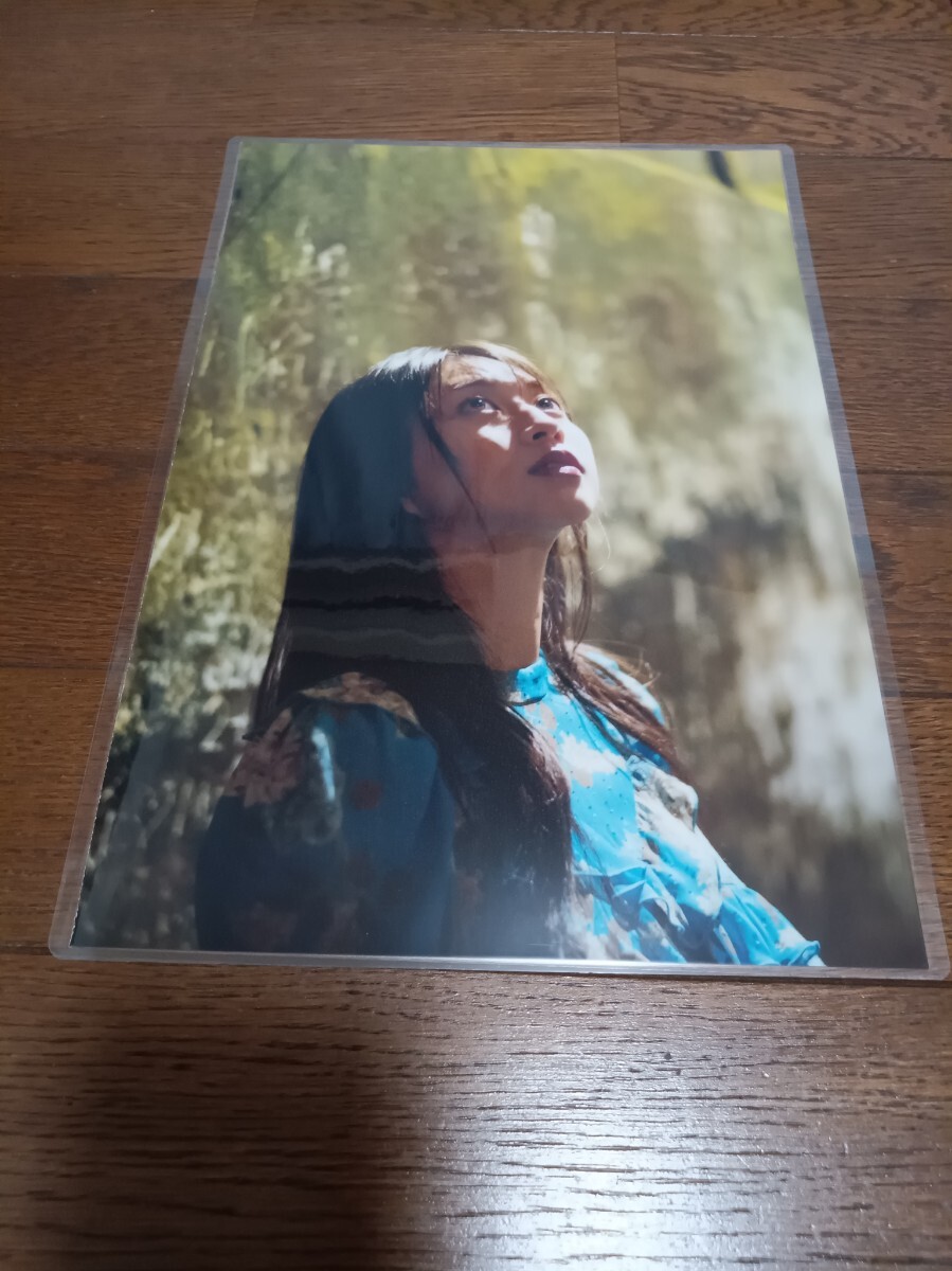 ★厚手ラミネート加工 150μ 切り抜き★ 牧野真莉愛 6ページ A4サイズ 5_画像2