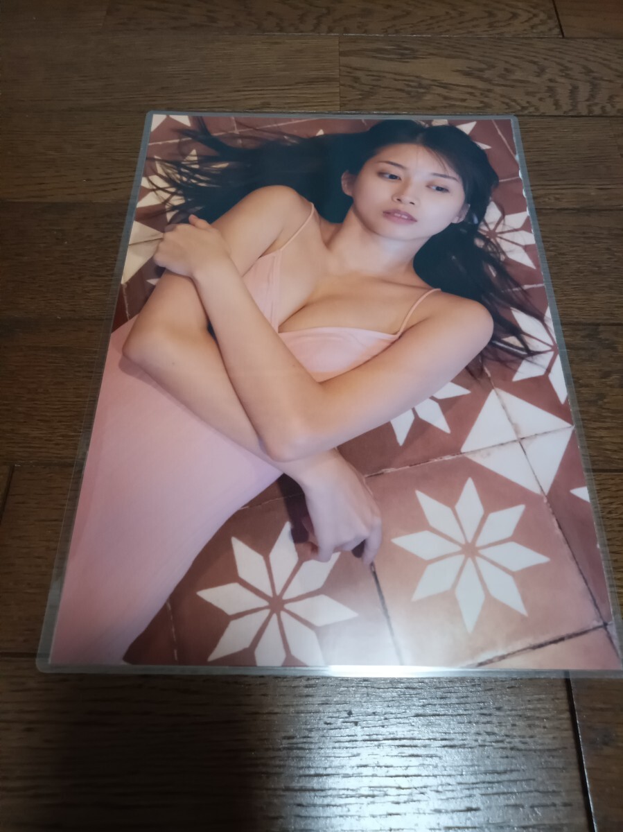 ★厚手ラミネート加工 150μ 切り抜き★ 牧野真莉愛 4ページ A4サイズ 23_画像2