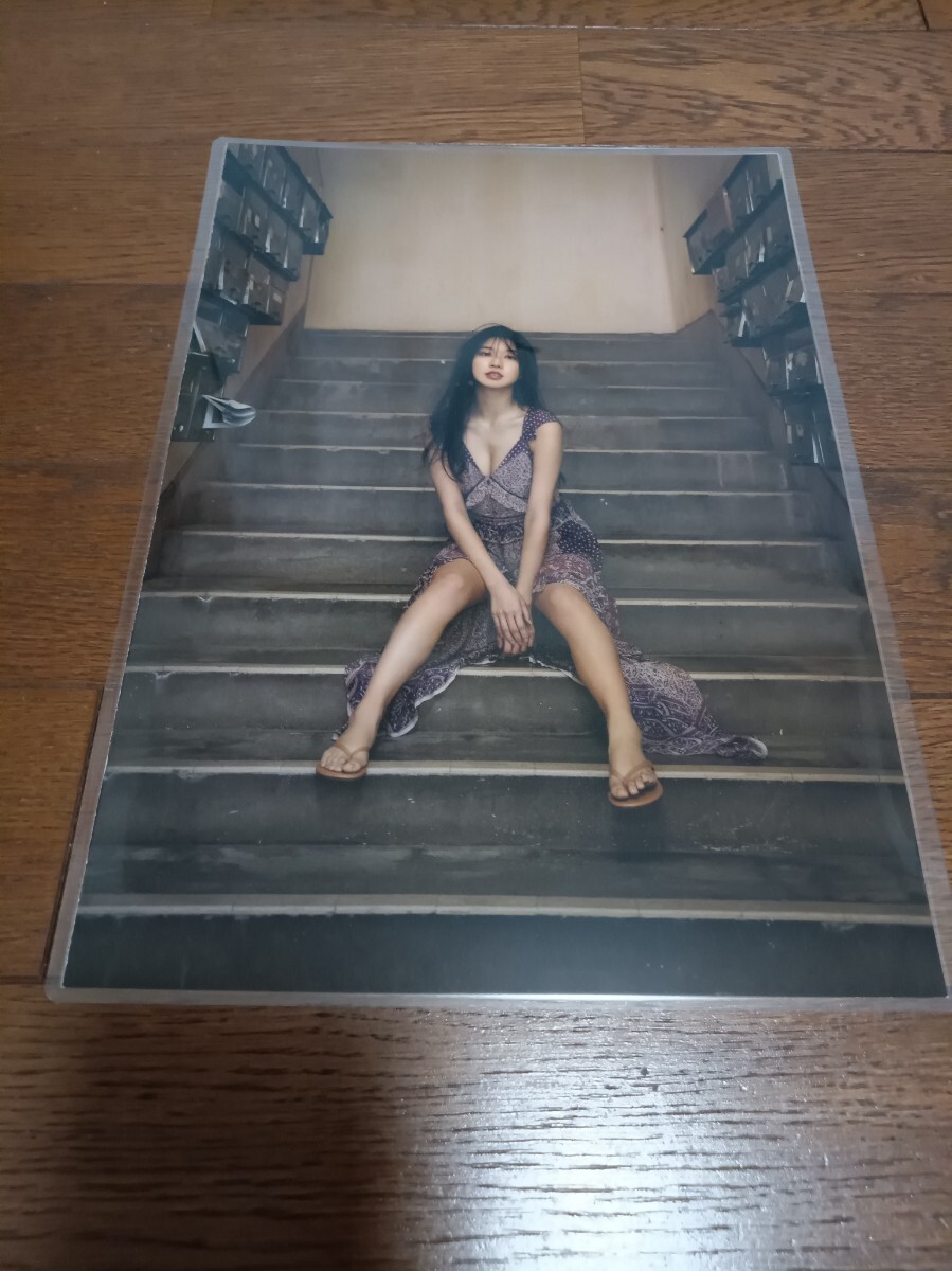 ★厚手ラミネート加工 150μ 切り抜き★ 牧野真莉愛 6ページ 下着姿 A4サイズ 40_画像4