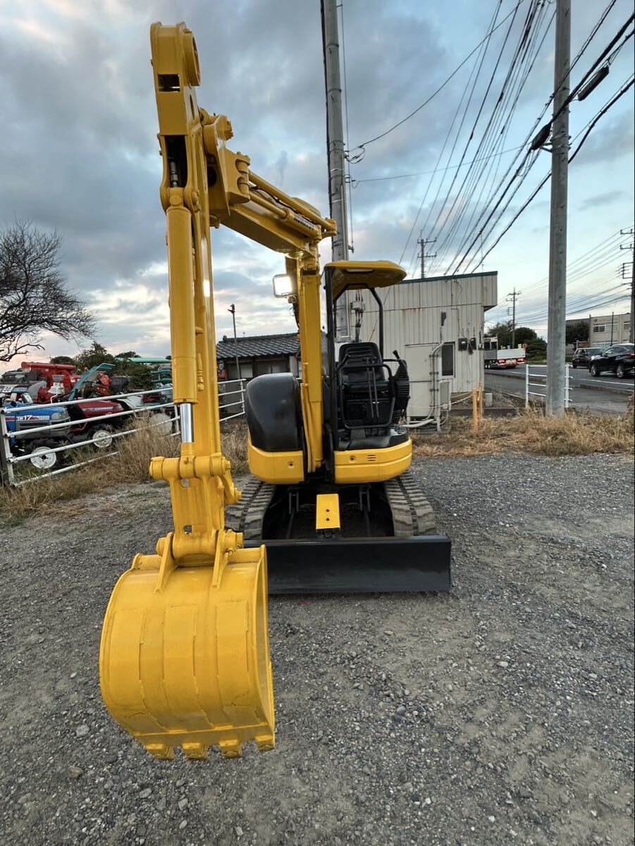 栃木県 小松（KOMATSU）PC30UU-5ユンボです。