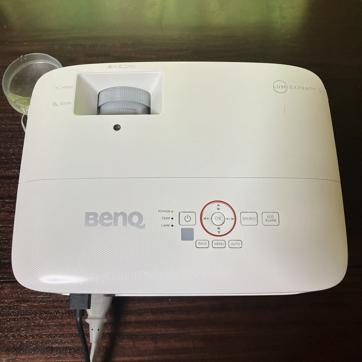 BenQ DLPプロジェクター 短焦點 TH671ST リモコン2つ付屬 フルHD フルハイビジョン ホームシアター HDMIケーブル 2018年12月制造 