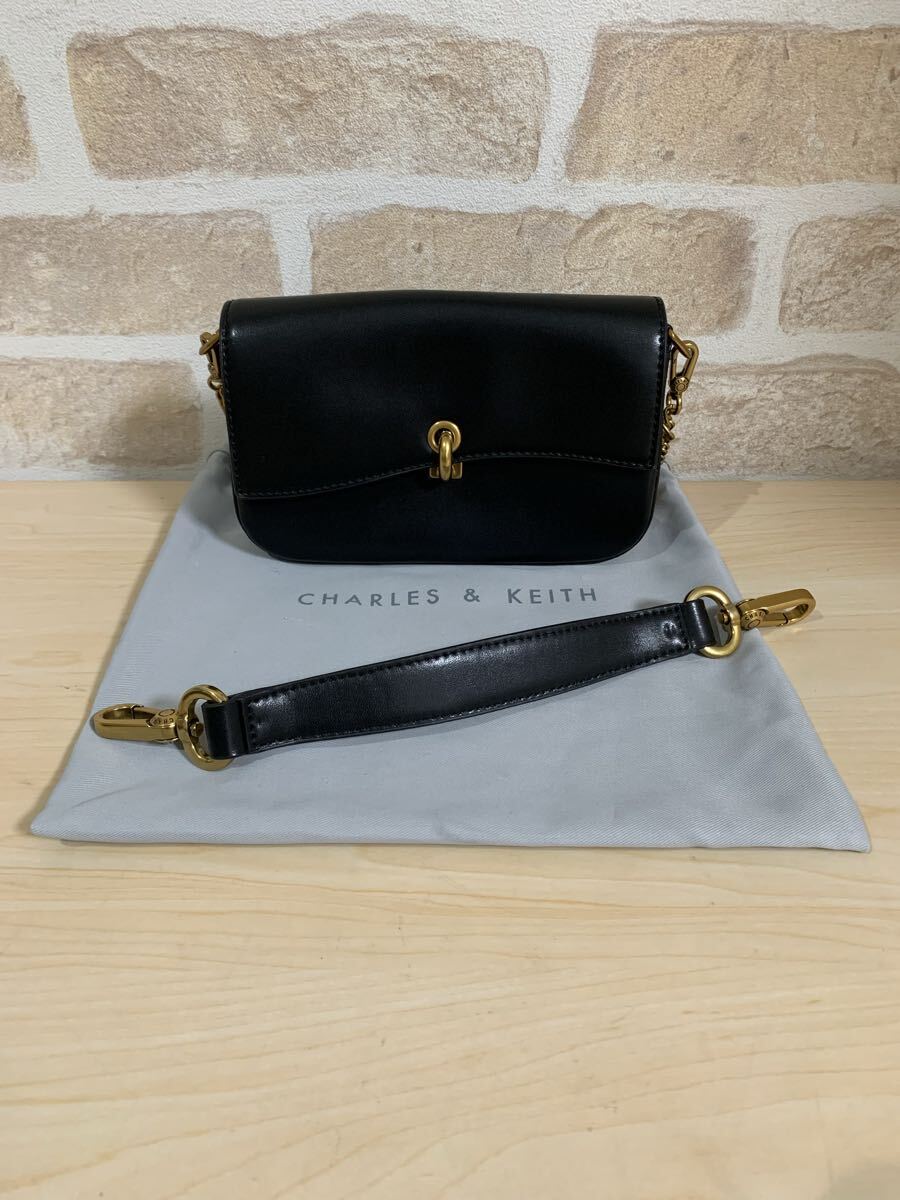 A9-094 CHARLES & KEITH チャールズ&キース ショルダーバッグ 2way チェーンバッグ ブラック 黒 ミニバッグ ゴールド金具 ハンドバッグ