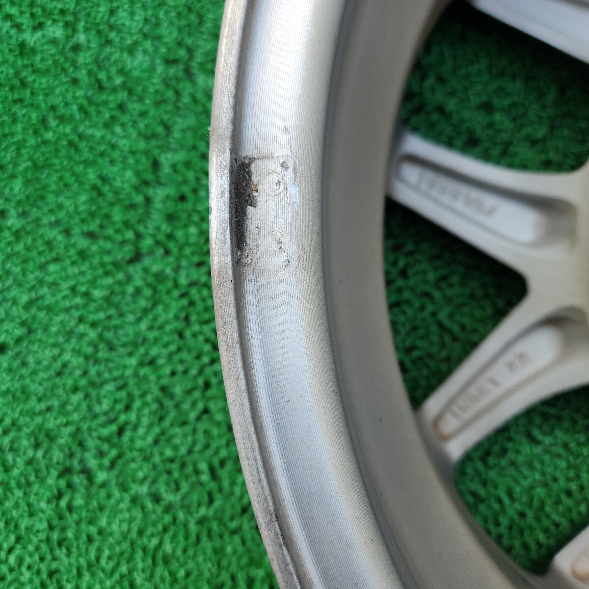 ジムニー アルミホイール 純正 JB64 １本のみ スズキ ホイール