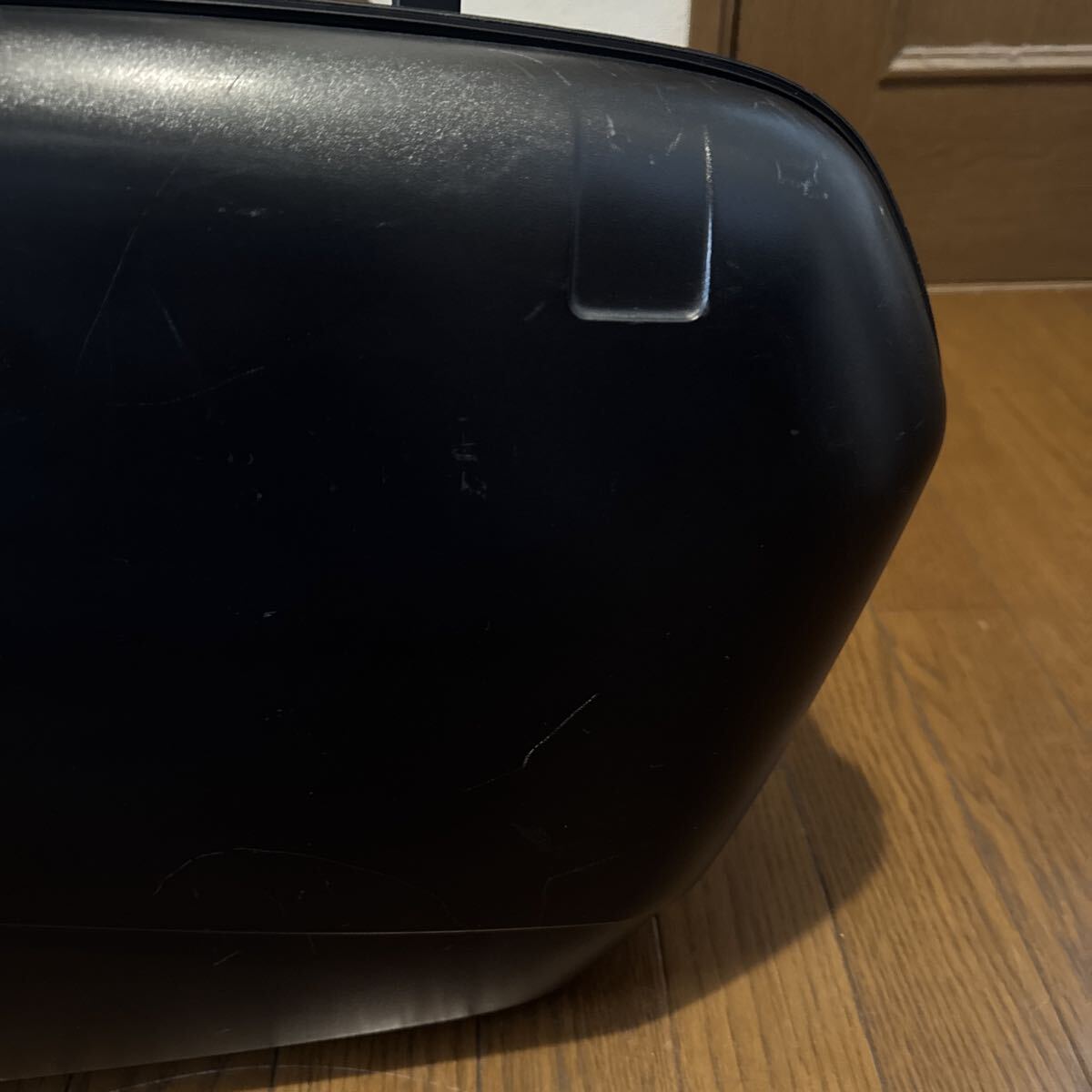 BMW R1150RS 右 薄型リッド付きパニアケース R1100RS サイドボックス キーシリンダ無し