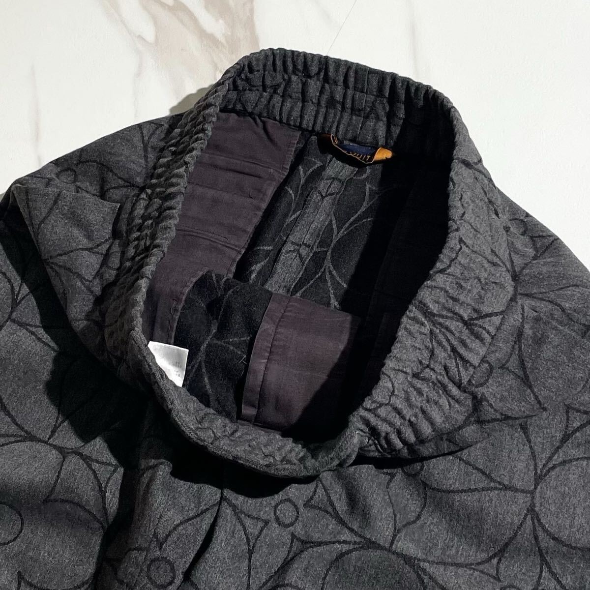 未使用級！ ルイヴィトン LOUIS VUITTON パンツ 総柄 モノグラム 42サイズ メンズ　XLサイズ