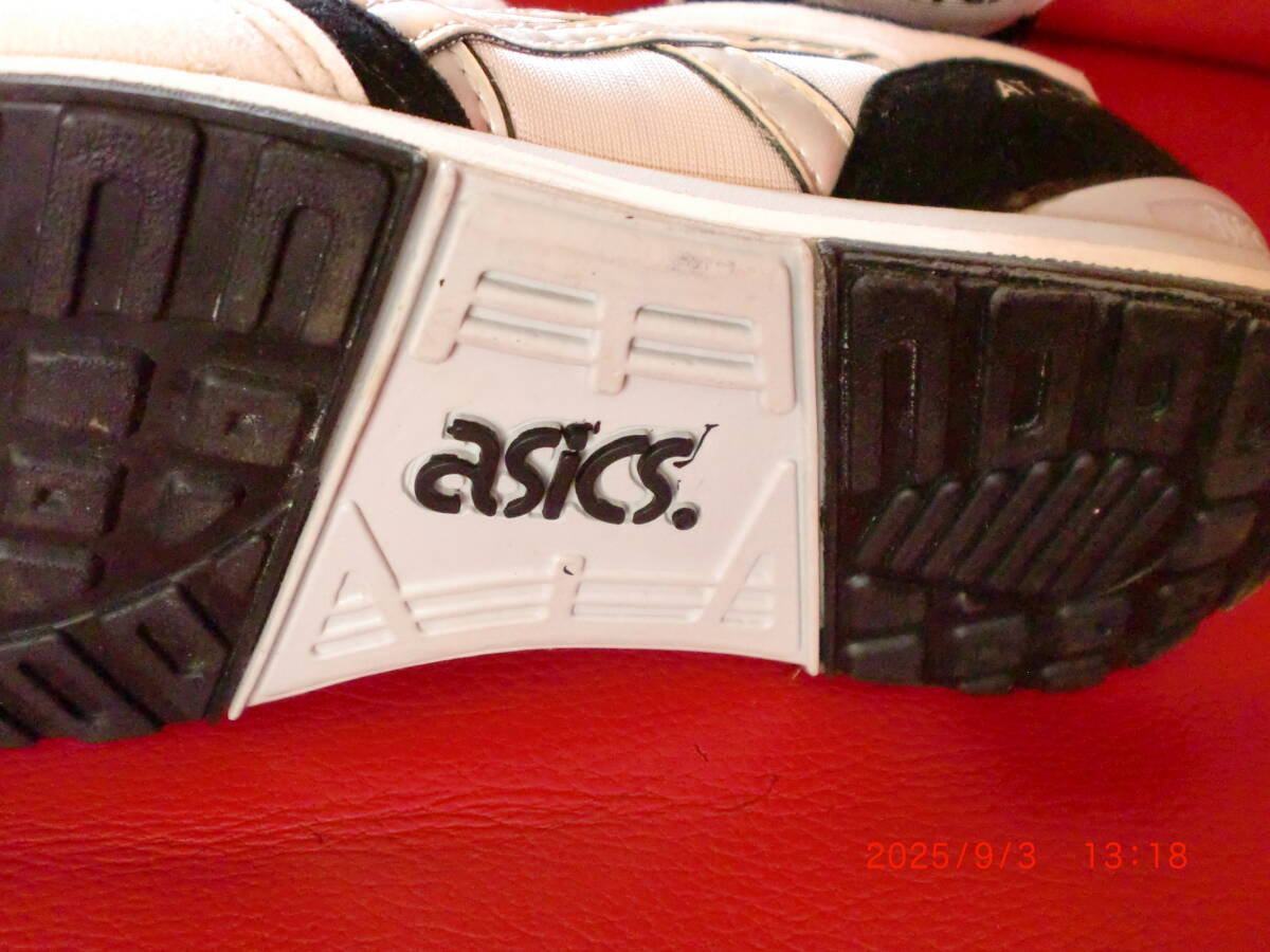 asics24.5cmゲル入り　ランニング　ウォーキング　普段履き兼用　ネット洗濯天日干し　キッズ兼用_画像7