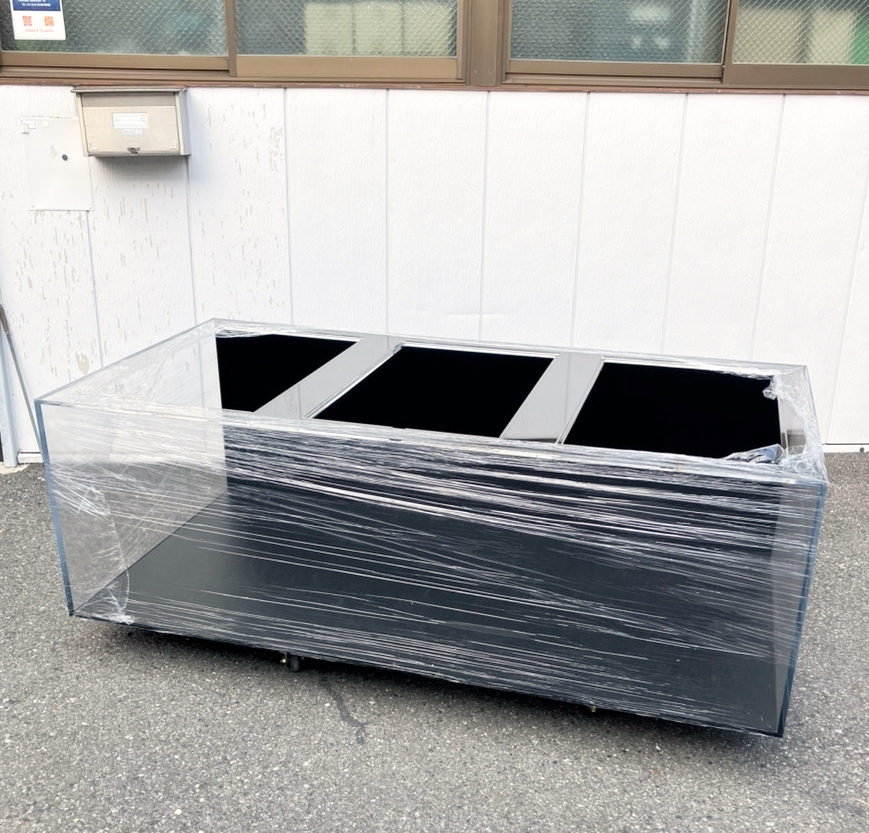 【未使用】メーカー不明　アクリル水槽　幅1800mm×奥行900mm×高さ605mm　大型水槽　ブラック水槽【直接引き取り限定】IK0915-17xxxx3