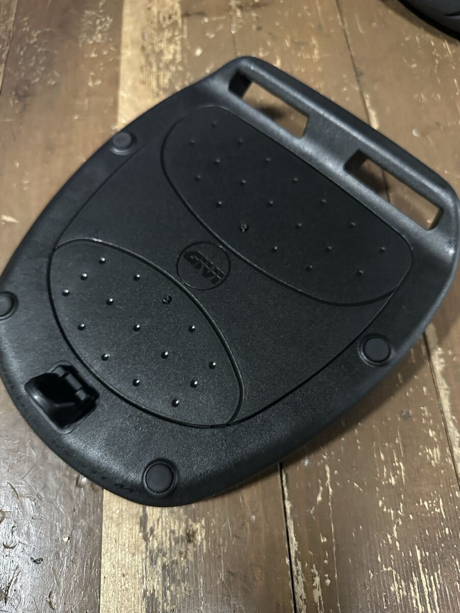GIVI リヤキャリアベース! ベースプレート ジビ! トップケース用