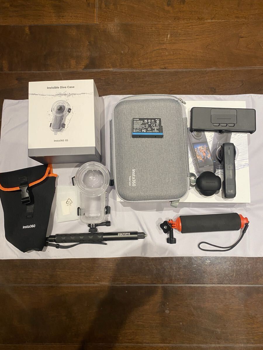 insta360x5 エッセンシャルキット + 見えない潜水ケース + フローティングハンドグリップ + 液晶保護フィルム アクションカメラ
