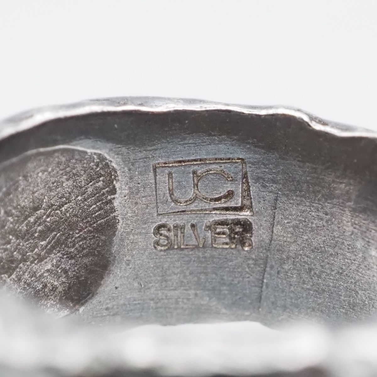 F736 ヴィンテージ UC SILVER刻印 リング メッセージ デザイン シルバー 指輪 13号_画像6