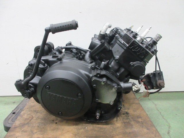 A7J02 RZ250R 実動(dòng) エンジン 29L E BHN ※送料は著払いです。