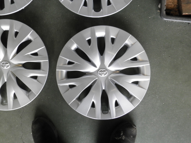 新車外し長期保管品　トヨタ純正　ヤリス　１５インチ　４枚セット　2_画像3