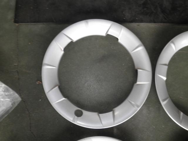 トヨタ純正　２０エスティマ　HV　純正アルミ用リング　４枚セット　１５インチ　キズ有り_画像5